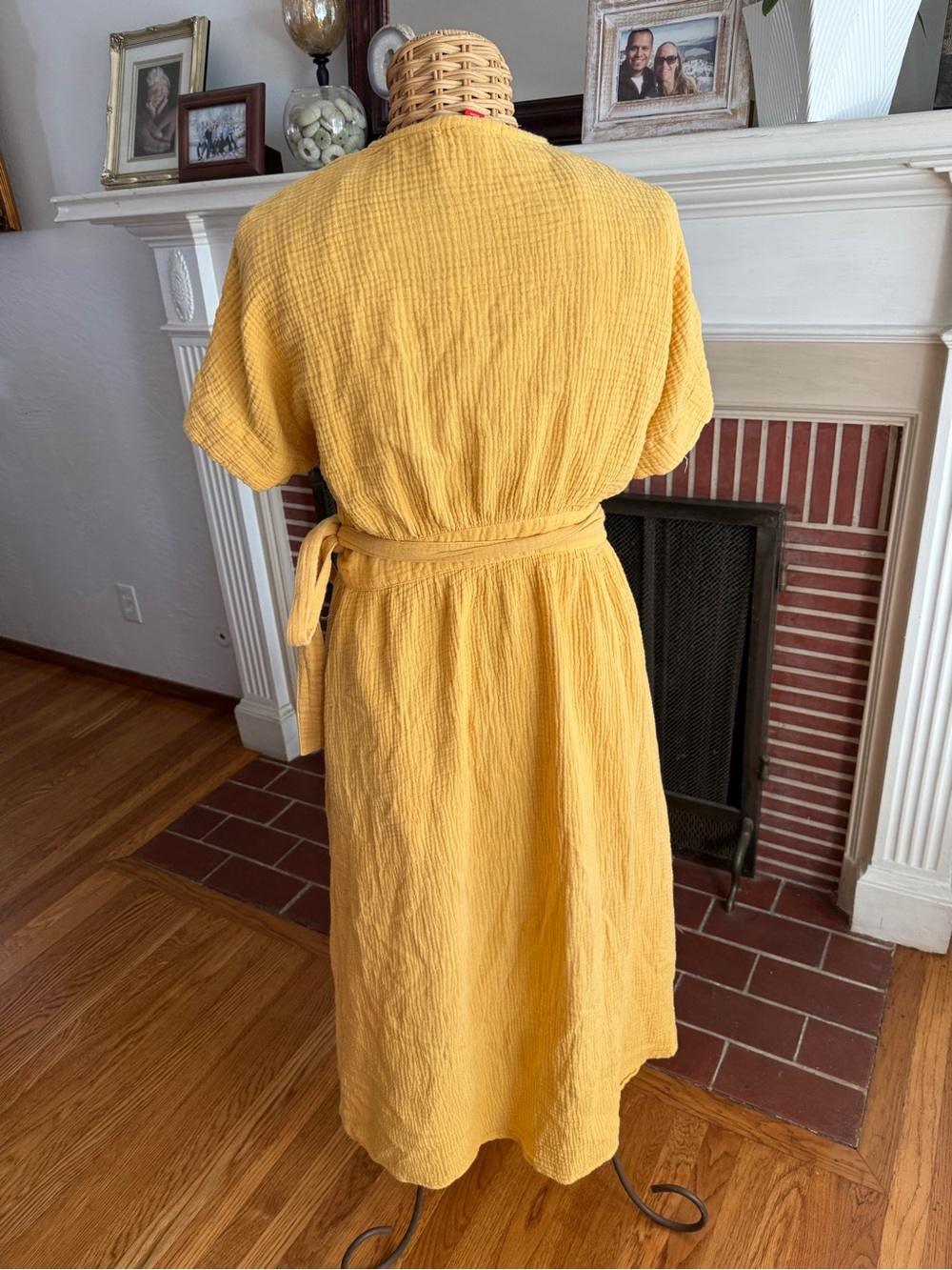 Marine Layer yellow Valencia wrap dress M - Picture 4 of 12